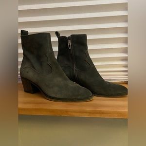 Suede leather gray booties